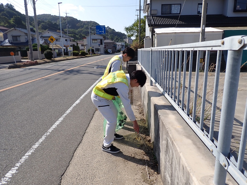 令和５年度道路清掃ボランティアに参加しました！のサムネイル