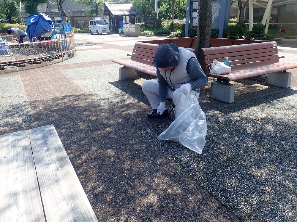 とべ動物園敷地内 清掃ボランティア活動のサムネイル
