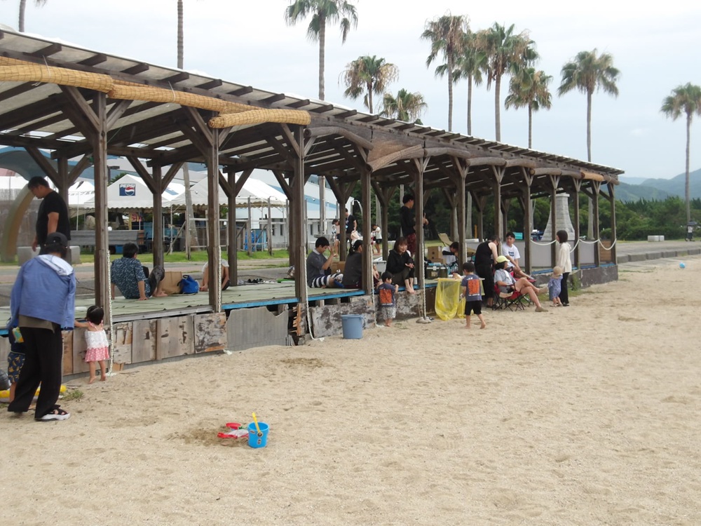 海水浴（伊予市五色姫海浜公園）のサムネイル